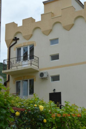 Guest House Chetyre Lilii